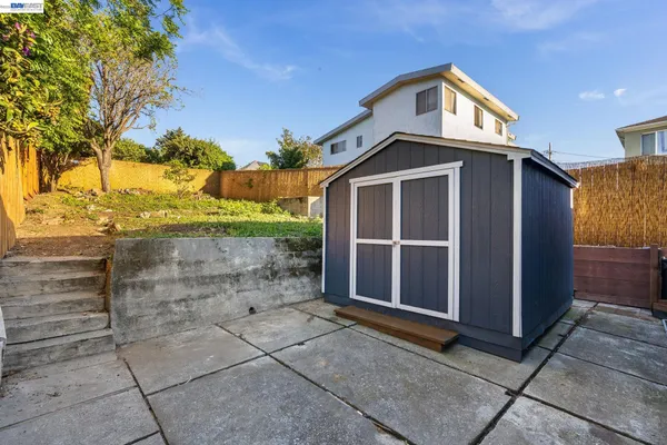 $1,098,000 | 2417 Palmetto Street, Oakland, CA 94602