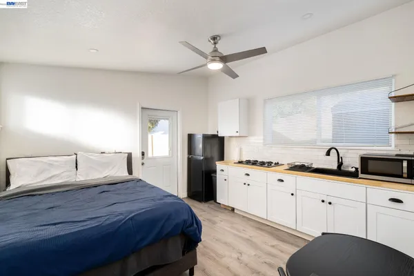 $1,098,000 | 2417 Palmetto Street, Oakland, CA 94602