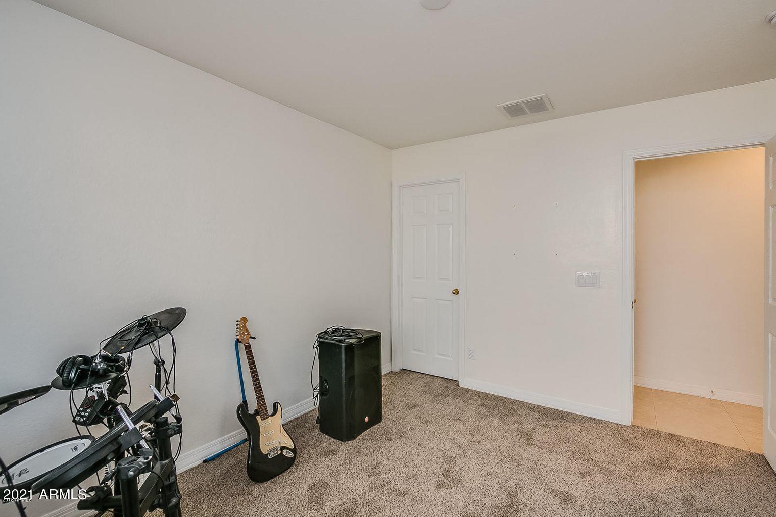 2318 West Peak View Road Phoenix, AZ 85085 - Photo 23 of 40 guest bed 2
