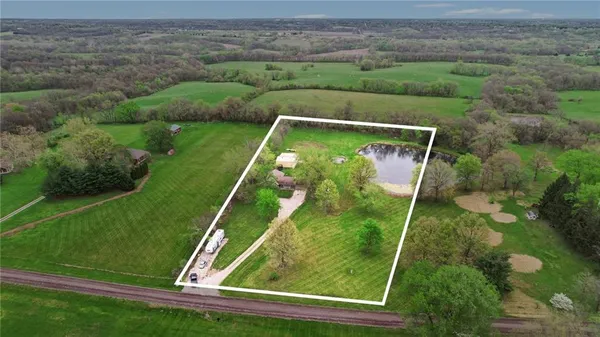 $525,000 | 17813 Thompson Road, Holt, MO 64048