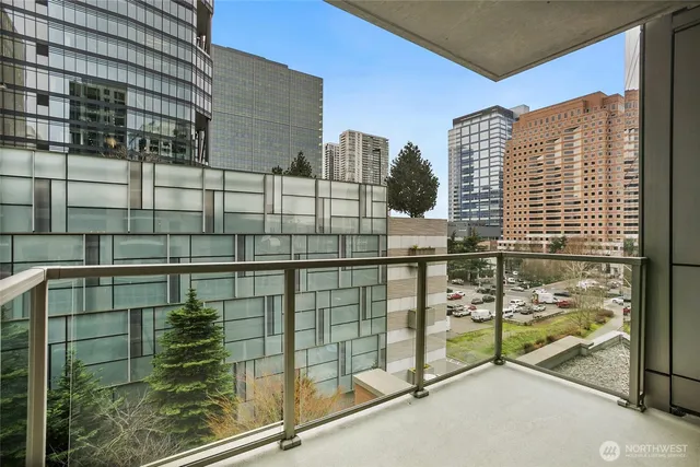 $765,000 | 10650 Northeast 9th Place, Unit 721, Bellevue, WA 98004