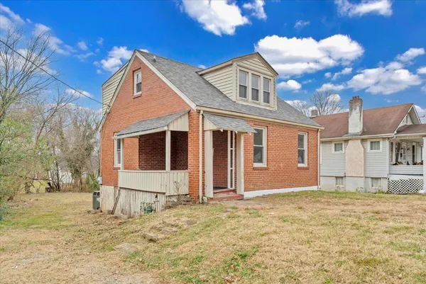 $115,000 | 2810 Courtland Road Northwest, Roanoke, VA 24012