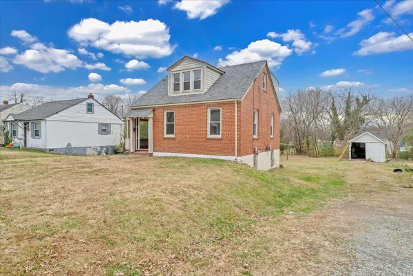 $115,000 | 2810 Courtland Road Northwest, Roanoke, VA 24012