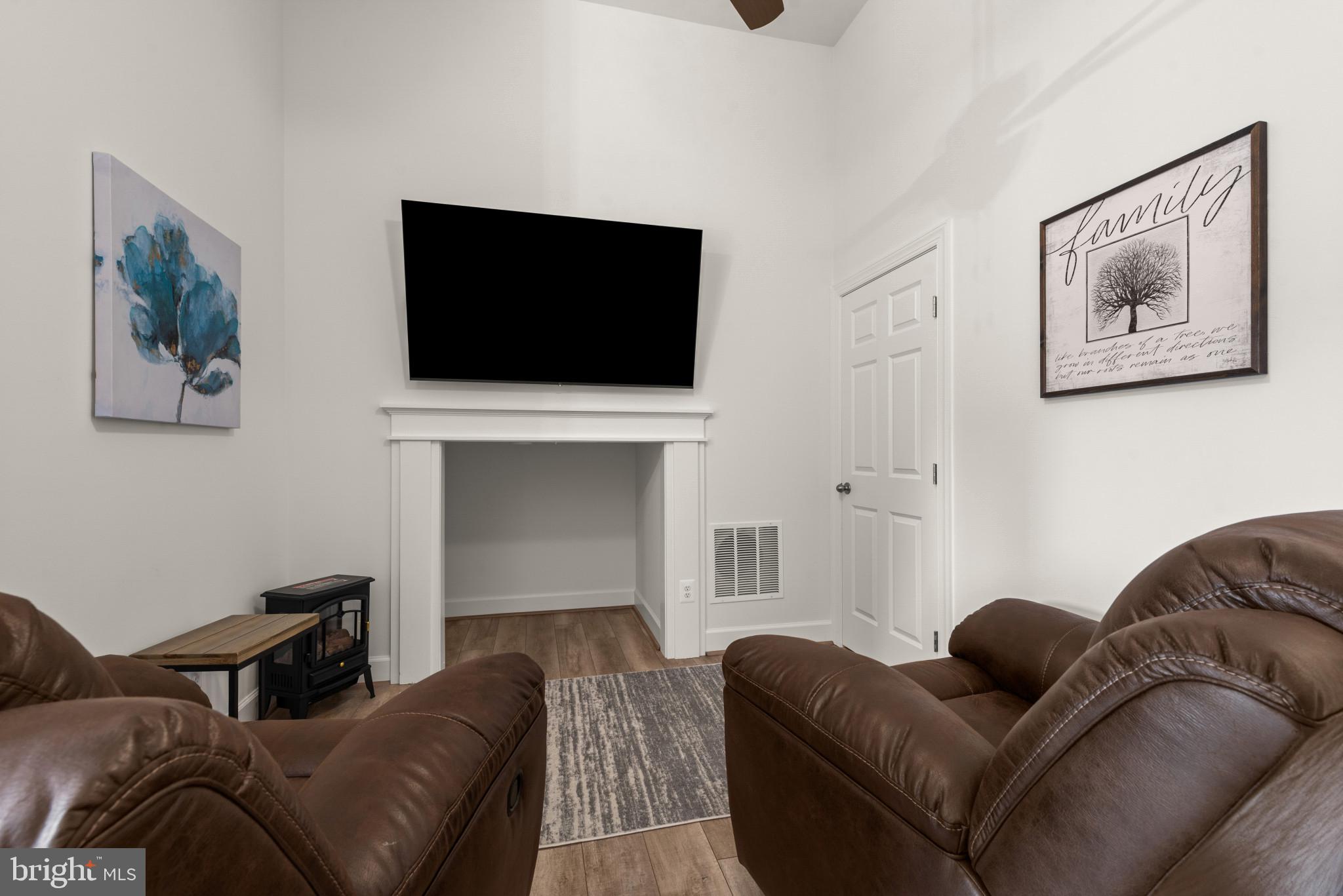 425 Walnut Drive Edgewater, MD 21037 - Photo 4 of 52