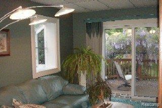 144 Ogemaw Road Pontiac, MI 48341 - Photo 5 of 12 Family Room Overlooking Deck
