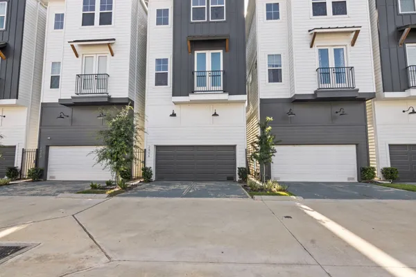 $3,200 | 2806 Versailles Oak Lane, Houston, TX 77092