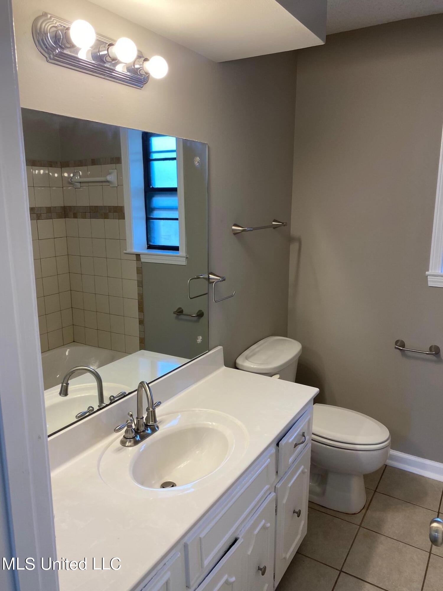 783 Old Forge Road Southaven, MS 38671 - Photo 12 of 17 IMG_5076