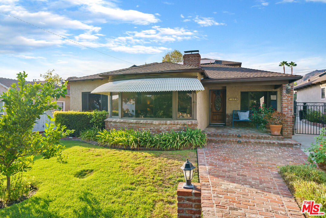 1069 East Grinnell Drive, Burbank, CA 91501 Compass