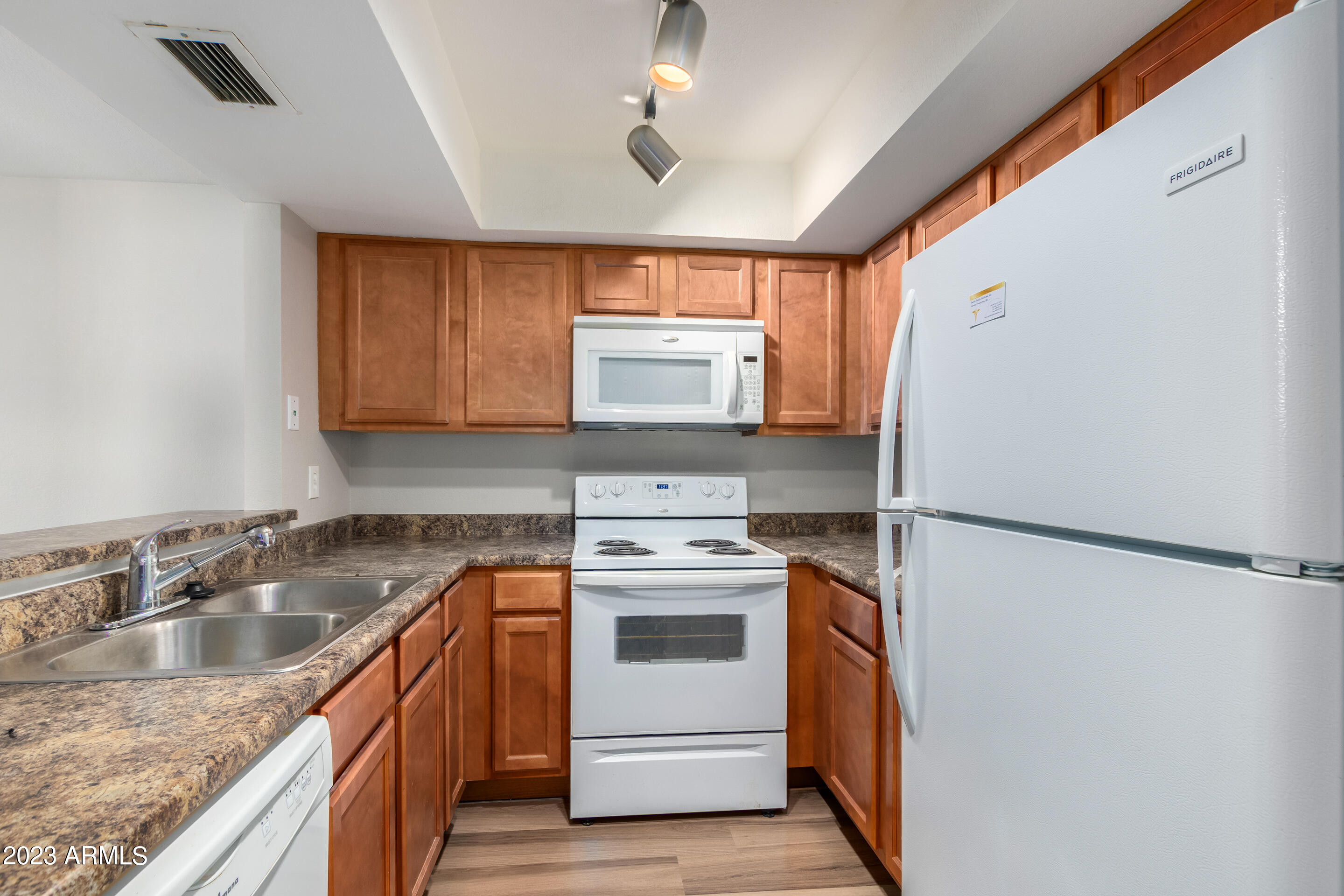 1331 West Baseline Road, Unit 104 Mesa, AZ 85202 - Photo 6 of 16 7 - Baseline