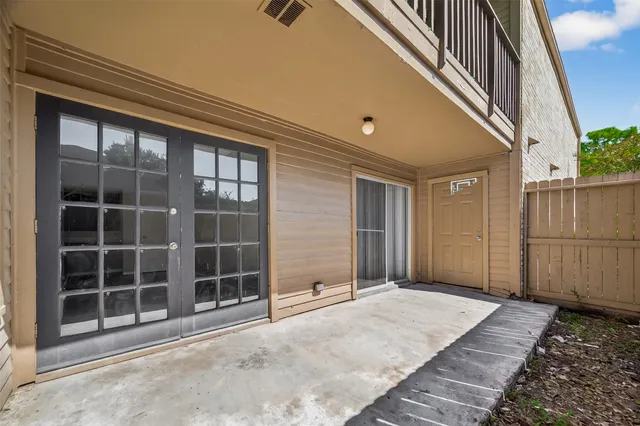 $146,900 | 10555 Turtlewood Court, Unit 210, Houston, TX 77072