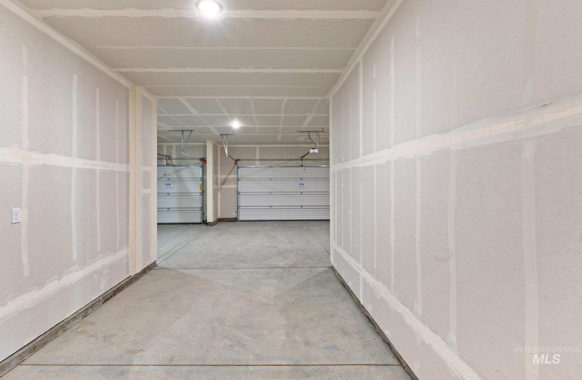 13713 Judson Street Caldwell, ID 83607 - Photo 23 of 24 View of garage