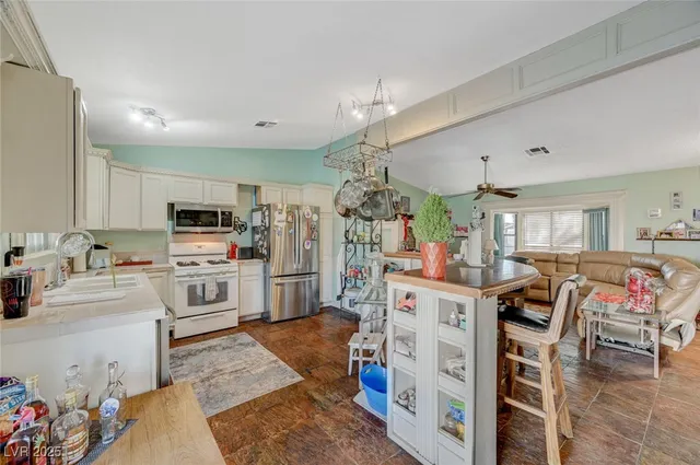 $379,000 | 6622 Baywood Avenue, Las Vegas, NV 89103