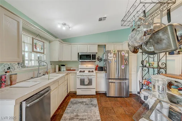 $379,000 | 6622 Baywood Avenue, Las Vegas, NV 89103