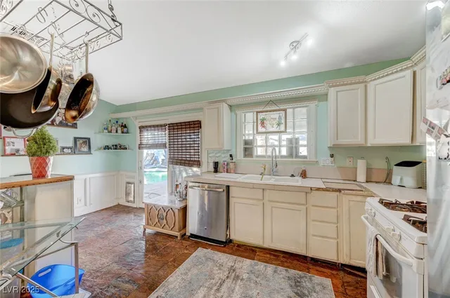 $379,000 | 6622 Baywood Avenue, Las Vegas, NV 89103