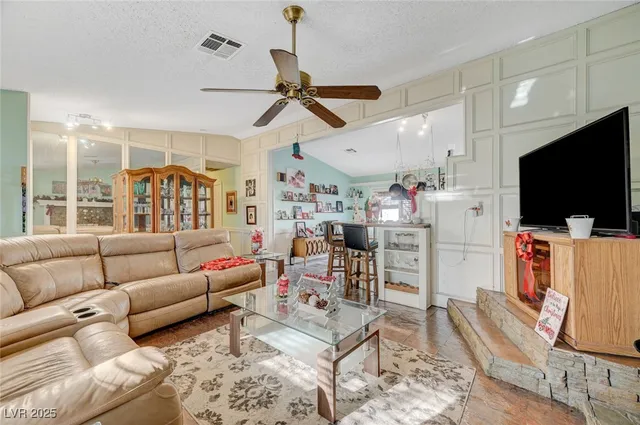 $379,000 | 6622 Baywood Avenue, Las Vegas, NV 89103