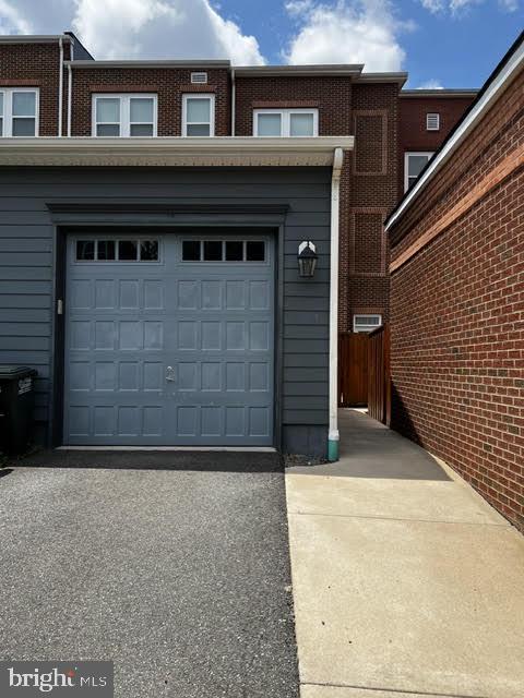 8925 Quarry Road Manassas, VA 20110 - Photo 4 of 9 Charming garage with modern appeal.