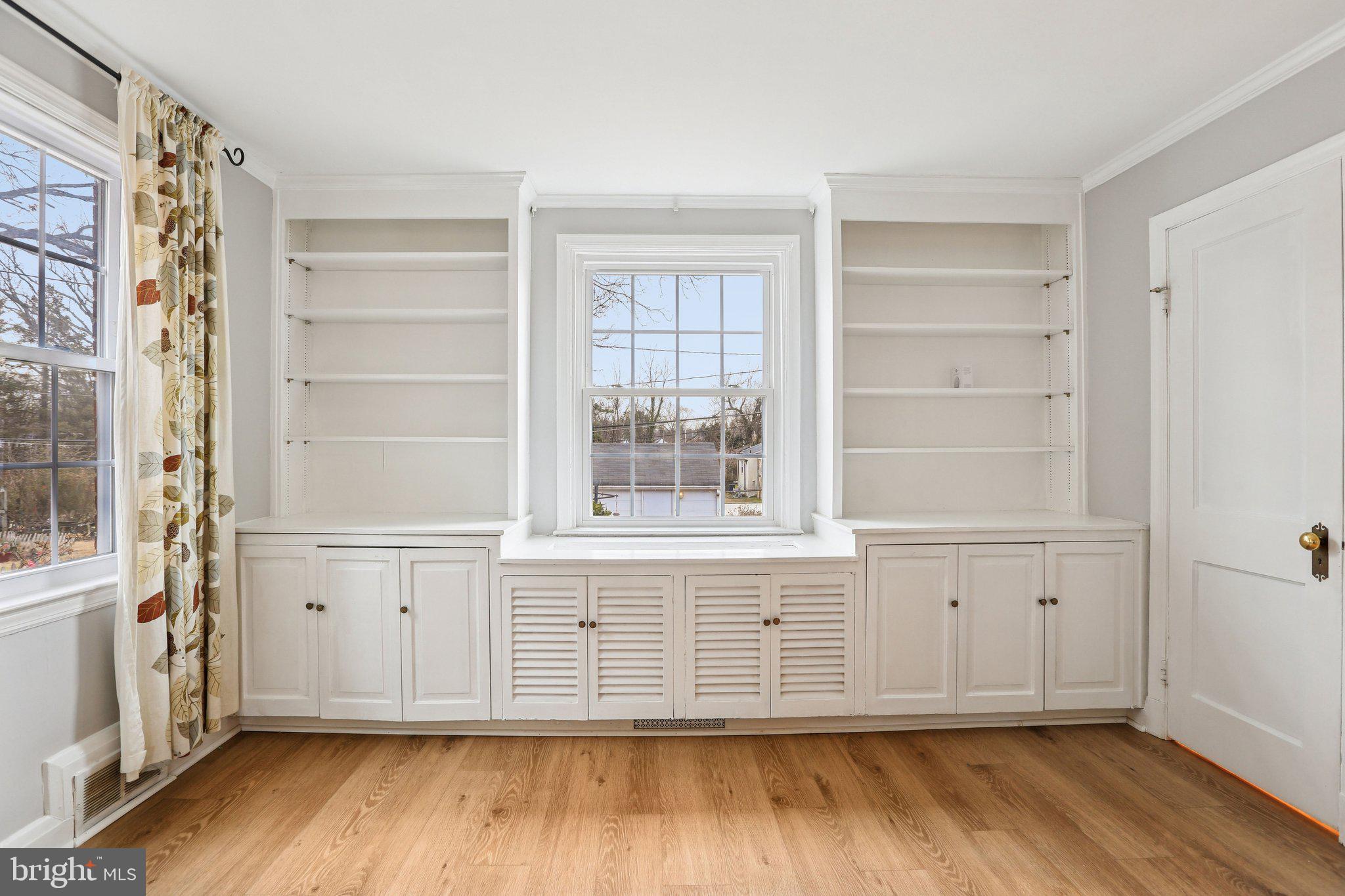 737 Howard Road Baltimore, MD 21208 - Photo 8 of 48 beautiful charming builtins in living room