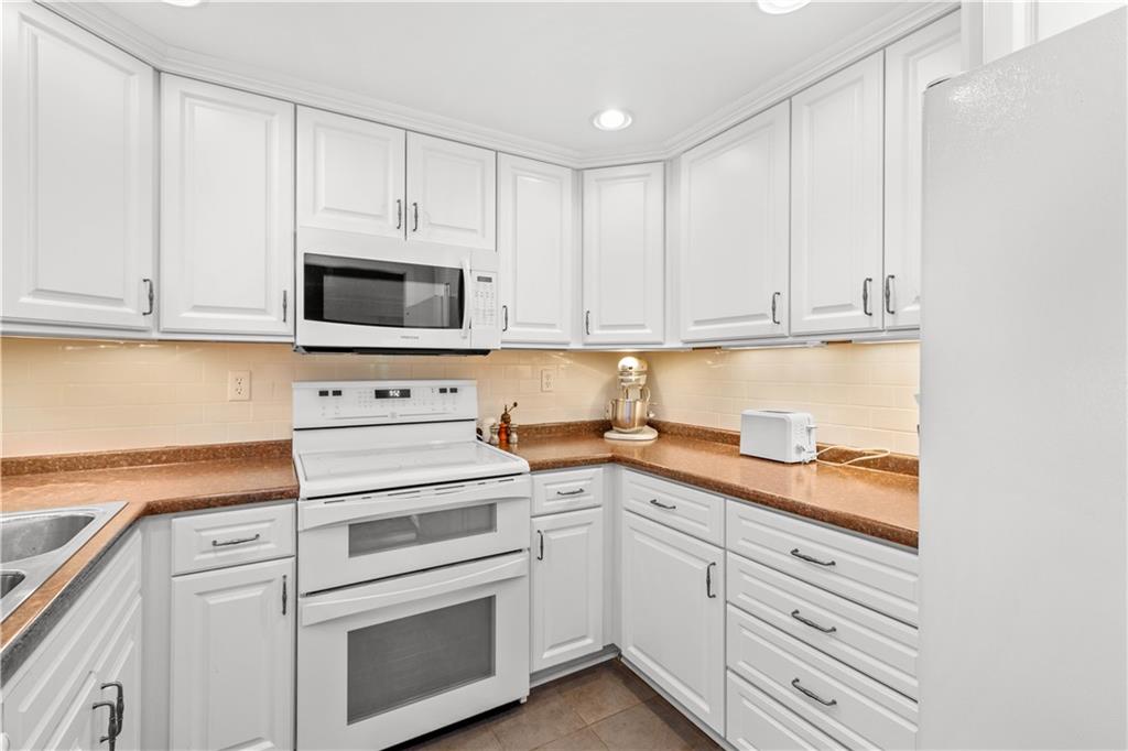 1500 Cochran Road, Unit 804 Pittsburgh, PA 15243 - Photo 11 of 25 Gallery Image 11