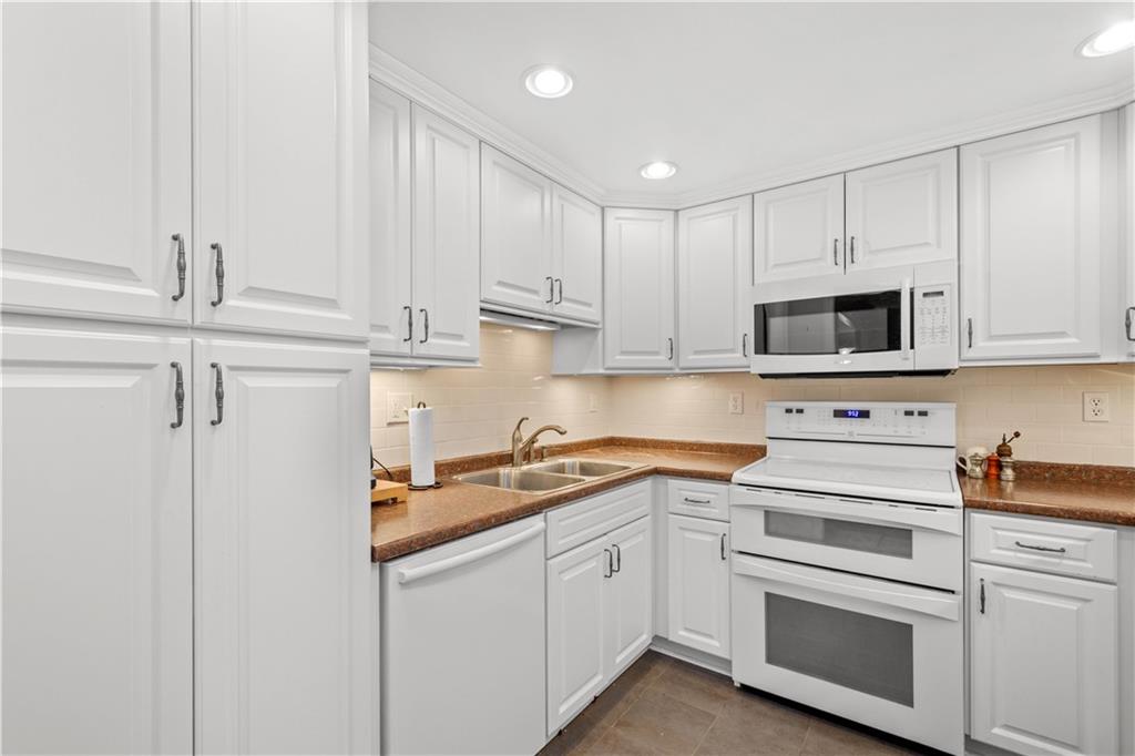 1500 Cochran Road, Unit 804 Pittsburgh, PA 15243 - Photo 12 of 25 Gallery Image 12