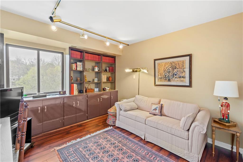 1500 Cochran Road, Unit 804 Pittsburgh, PA 15243 - Photo 14 of 25 Gallery Image 14