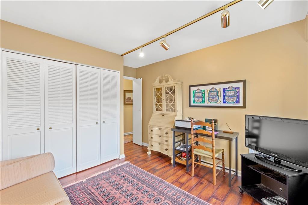 1500 Cochran Road, Unit 804 Pittsburgh, PA 15243 - Photo 15 of 25 Gallery Image 15