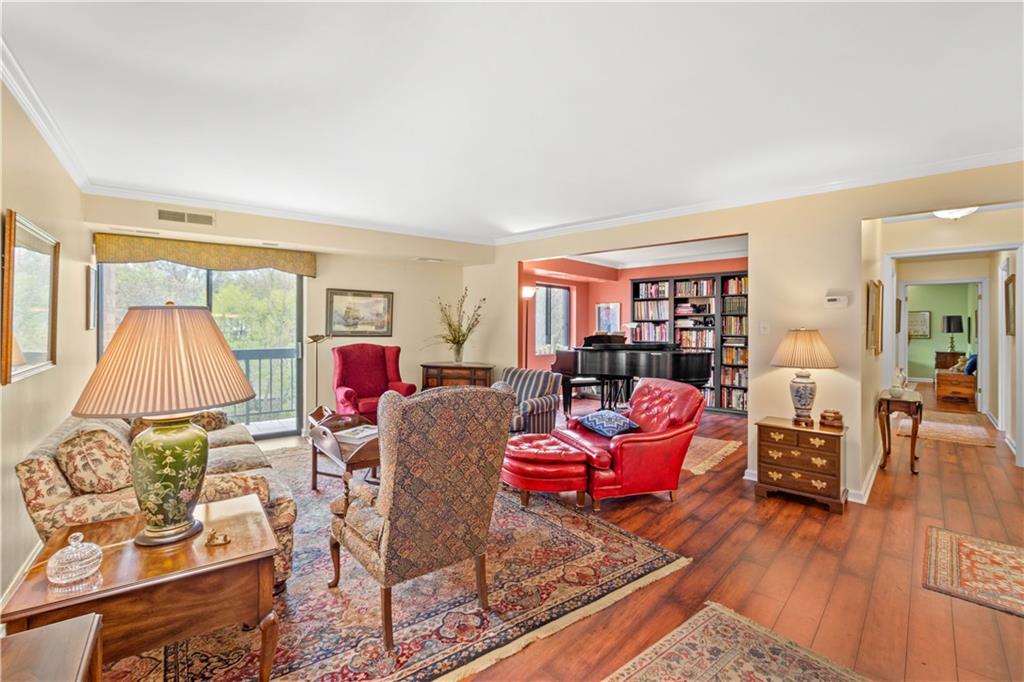 1500 Cochran Road, Unit 804 Pittsburgh, PA 15243 - Photo 5 of 25 Gallery Image 5