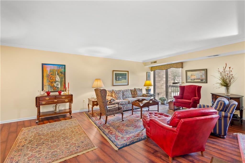 1500 Cochran Road, Unit 804 Pittsburgh, PA 15243 - Photo 6 of 25 Gallery Image 6