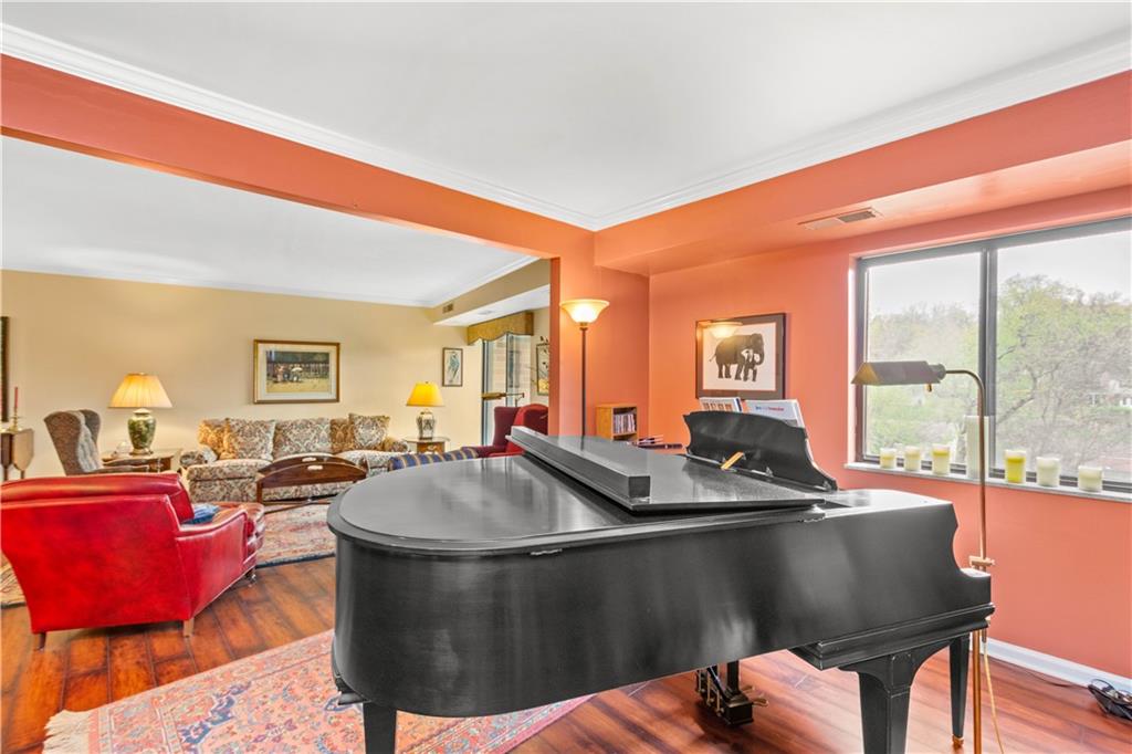 1500 Cochran Road, Unit 804 Pittsburgh, PA 15243 - Photo 8 of 25 Gallery Image 8