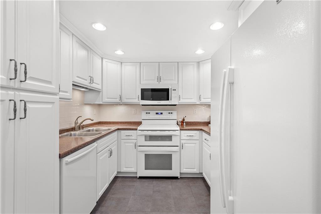 1500 Cochran Road, Unit 804 Pittsburgh, PA 15243 - Photo 9 of 25 Gallery Image 9