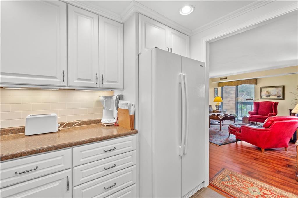 1500 Cochran Road, Unit 804 Pittsburgh, PA 15243 - Photo 10 of 25 Gallery Image 10