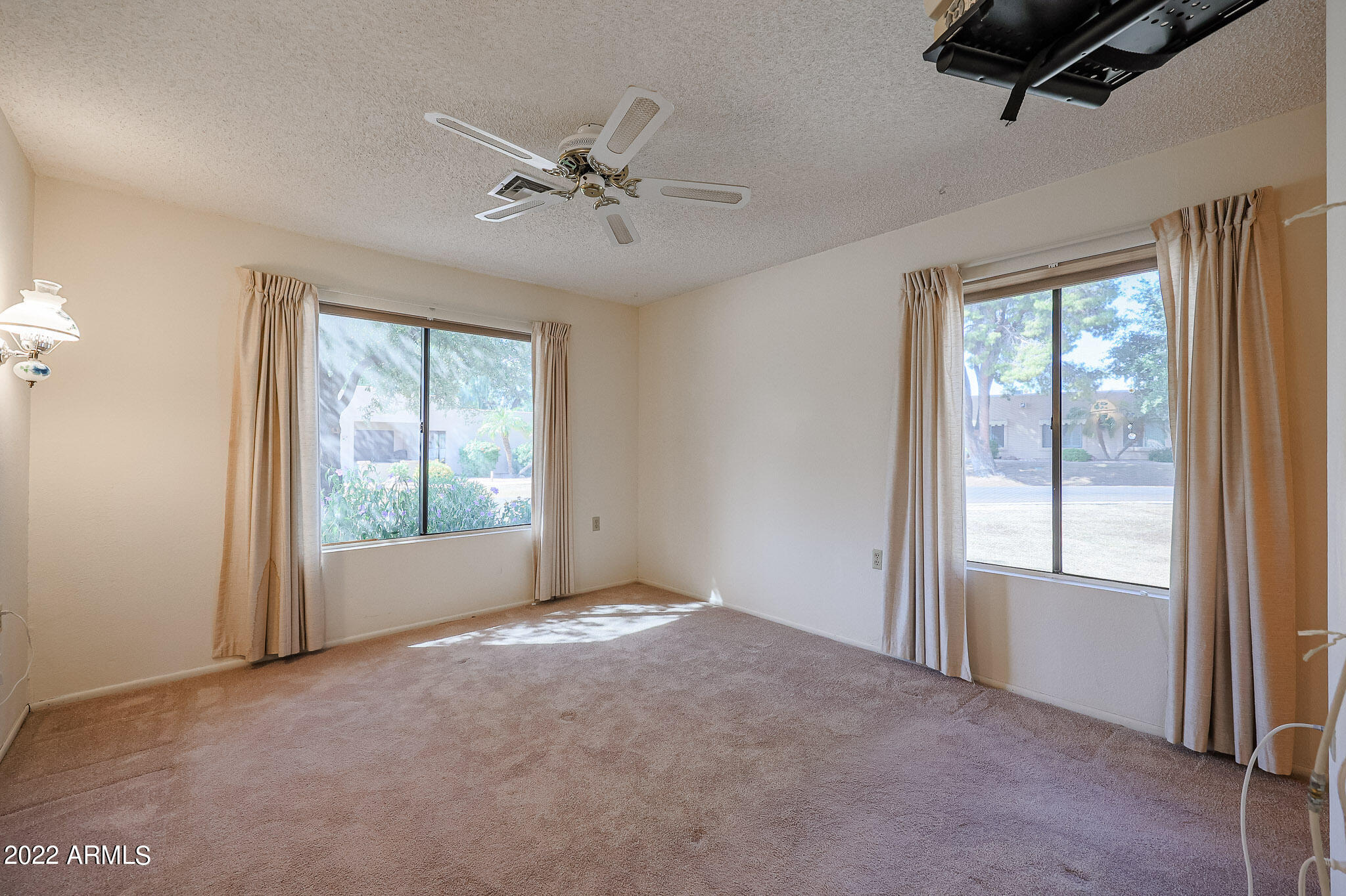 14300 West Bell Road, Unit 73 Surprise, AZ 85374 - Photo 4 of 28 MASTER BEDROOM