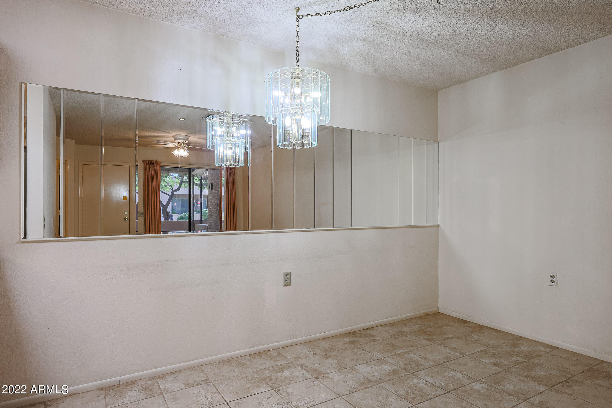 14300 West Bell Road, Unit 73 Surprise, AZ 85374 - Photo 10 of 28 DINIG AREA