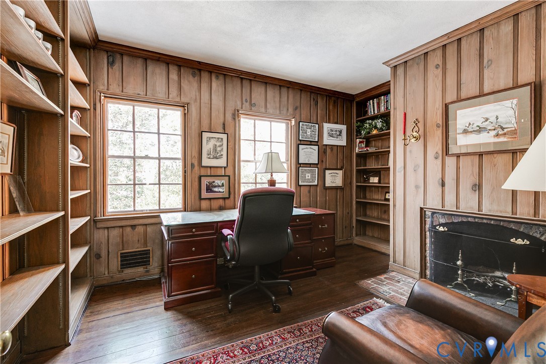 6 Tapoan Road Richmond, VA 23226 - Photo 30 of 39 Upstairs library/office with fireplace