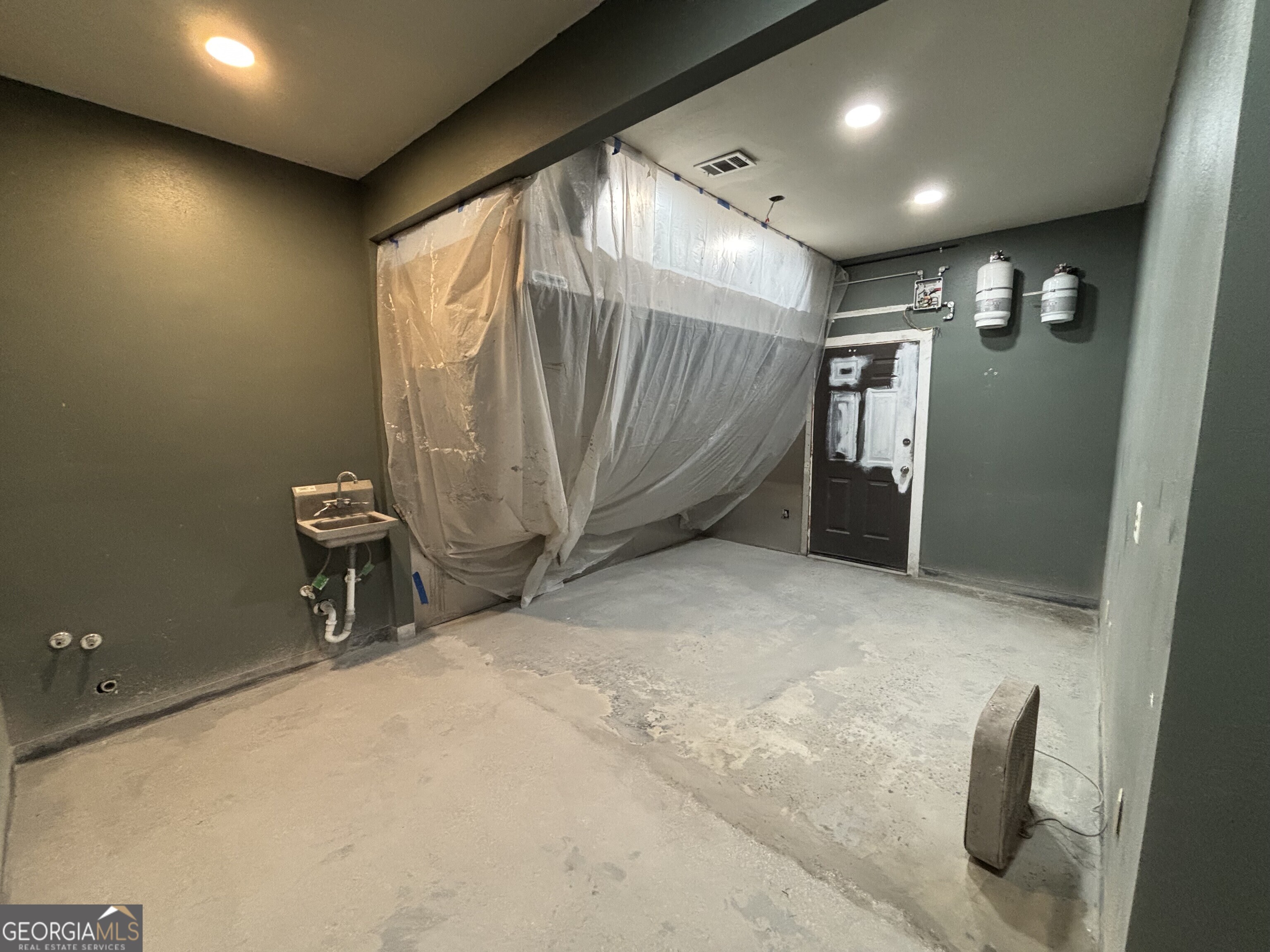 729 Highway 441 Fargo, GA 31631 - Photo 13 of 26 a view of an empty room