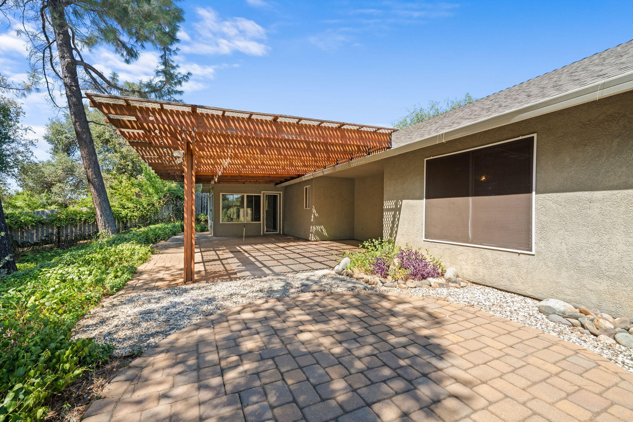 3790 Indio Way Redding, CA 96002 - Photo 39 of 51 Patio