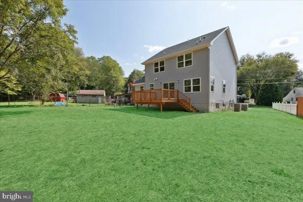 a front view of house with yard