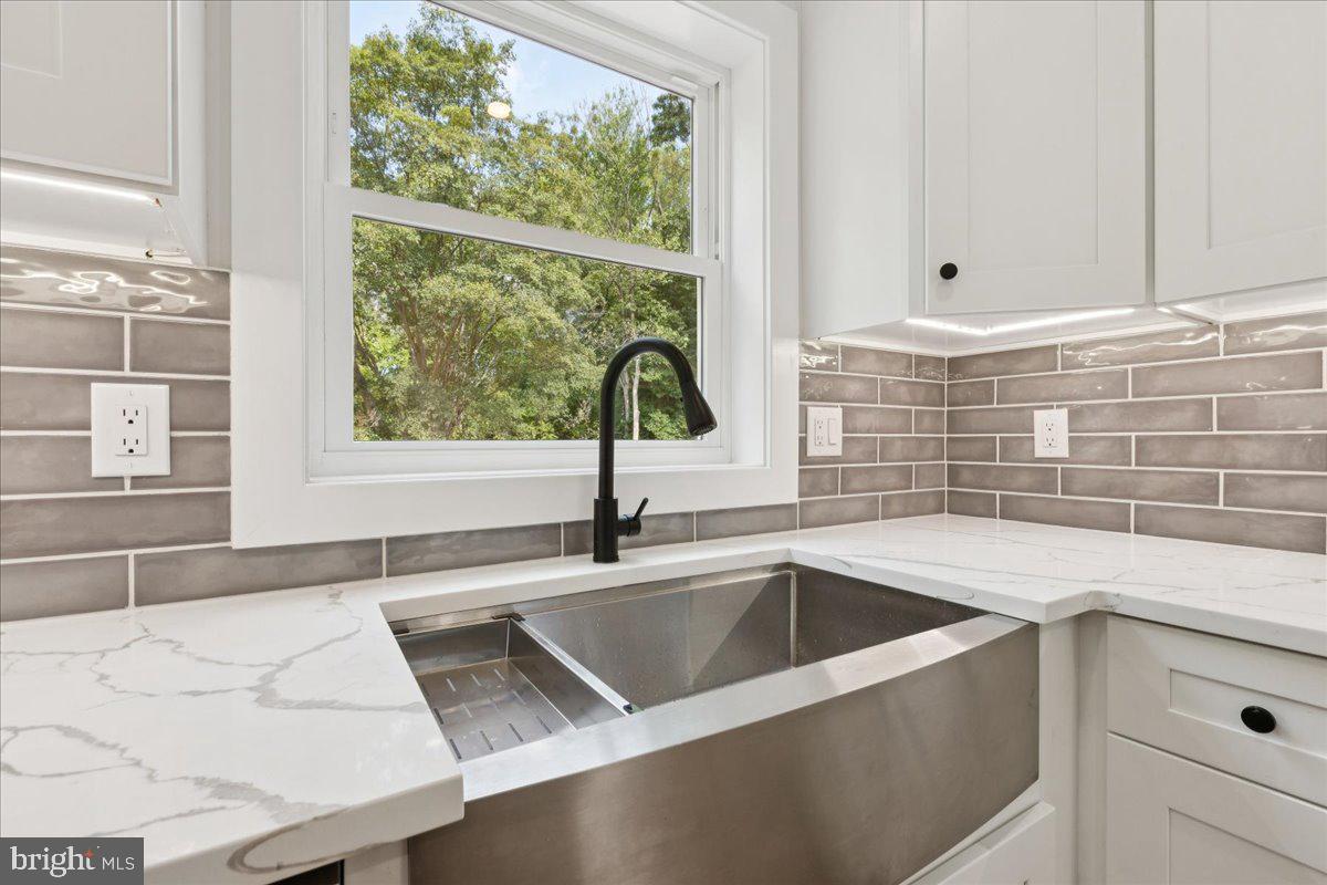 288 Clamer Road Ewing, NJ 08628 - Photo 10 of 32