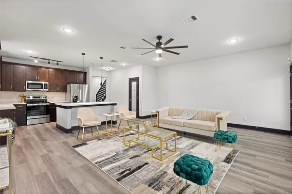 $2,550 | 4435 Maggie Street, Unit B, Houston, TX 77051