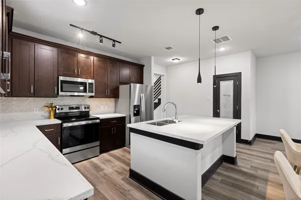 $2,550 | 4435 Maggie Street, Unit B, Houston, TX 77051