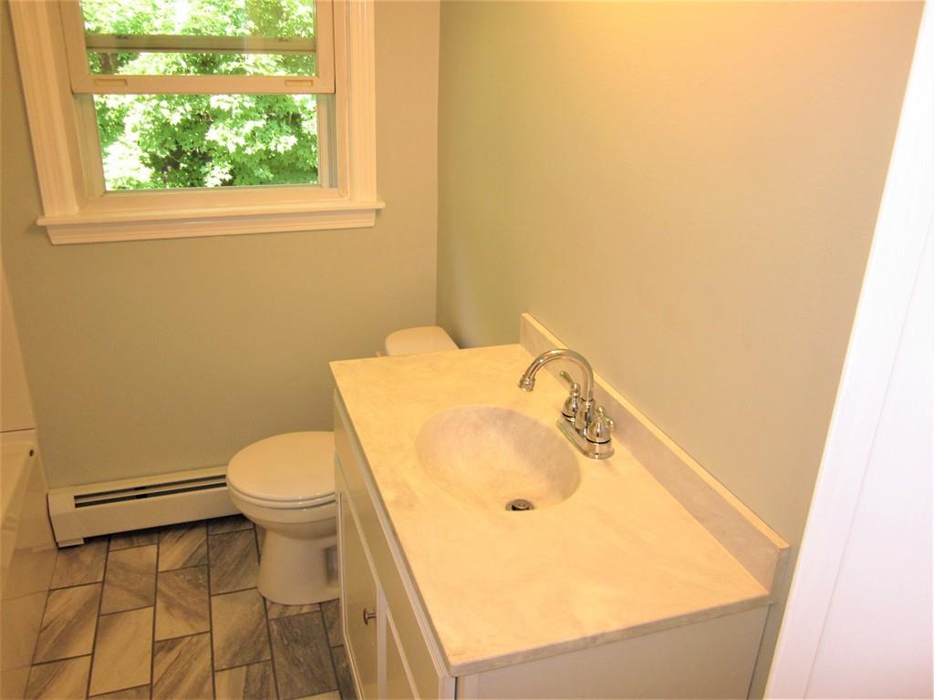 139-141 Brookfield Road Sturbridge, MA 01518 - Photo 8 of 24 Gallery Image 8