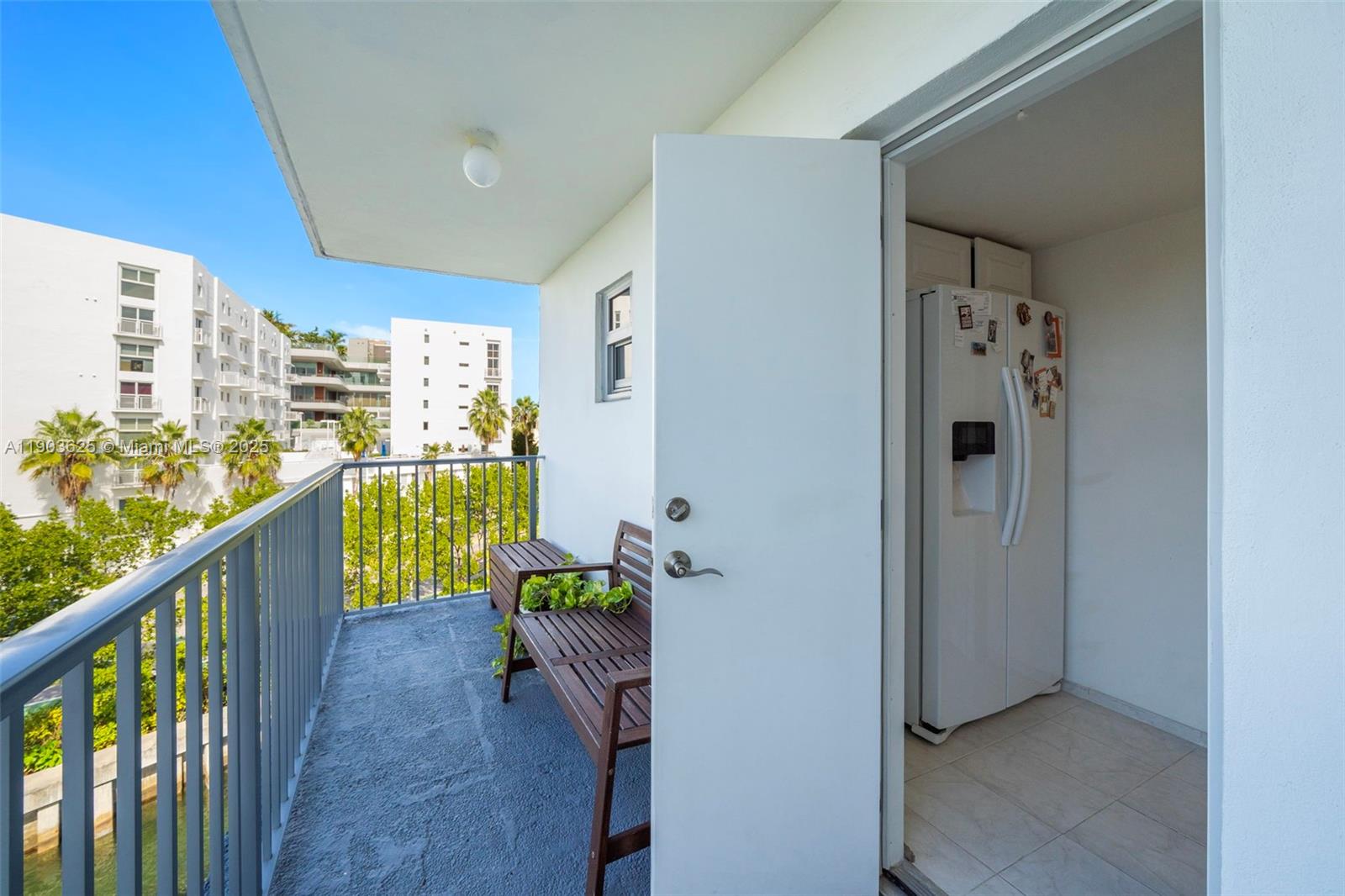 1674 Bay Road, Unit 401 Miami Beach, FL 33139 - Photo 15 of 33