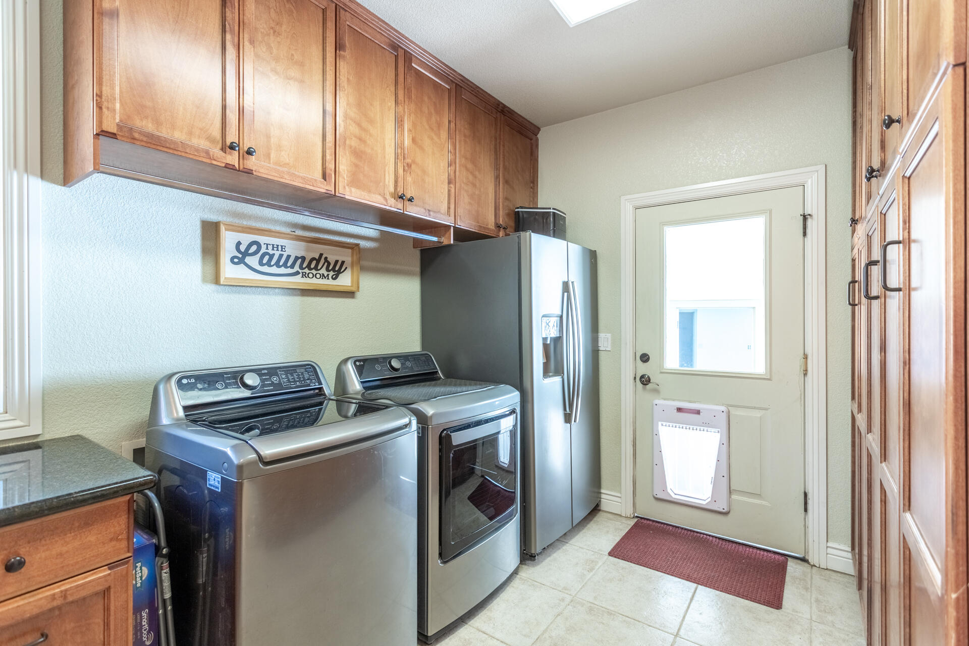 19200 Mountain Maple Road Lakehead, CA 96051 - Photo 28 of 42 Laundry Room