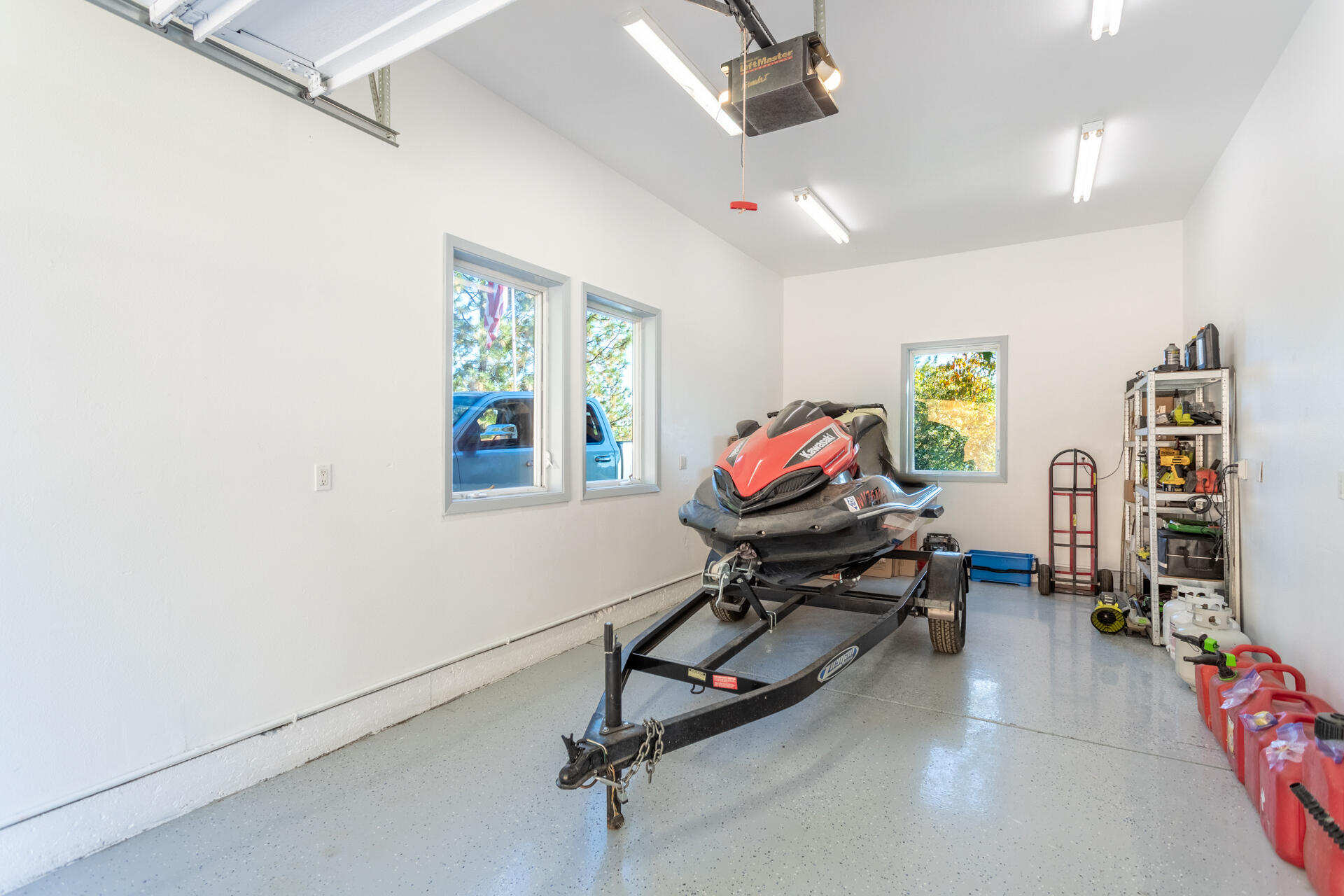 19200 Mountain Maple Road Lakehead, CA 96051 - Photo 30 of 42 3 Car Garage