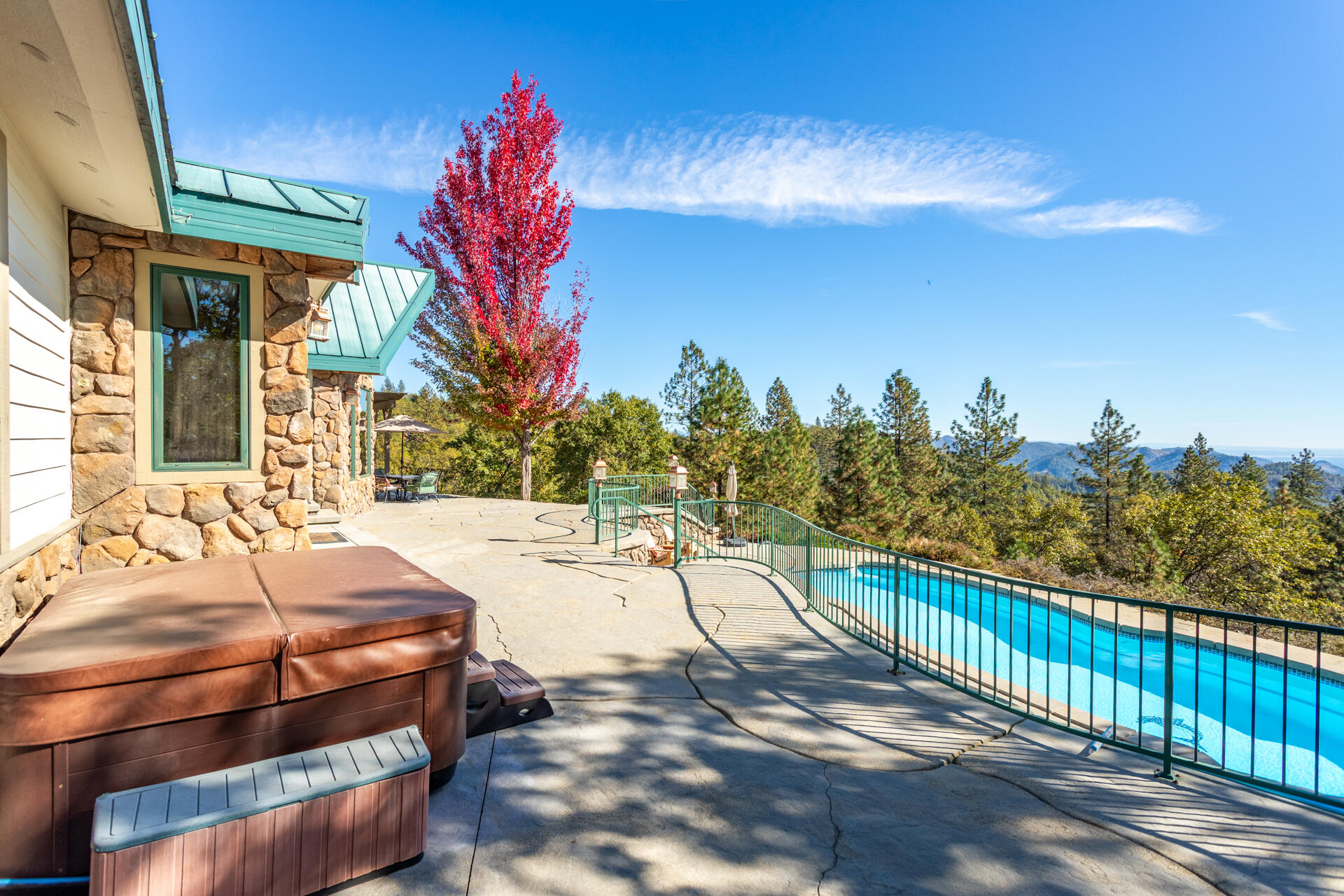 19200 Mountain Maple Road Lakehead, CA 96051 - Photo 31 of 42 Exterior