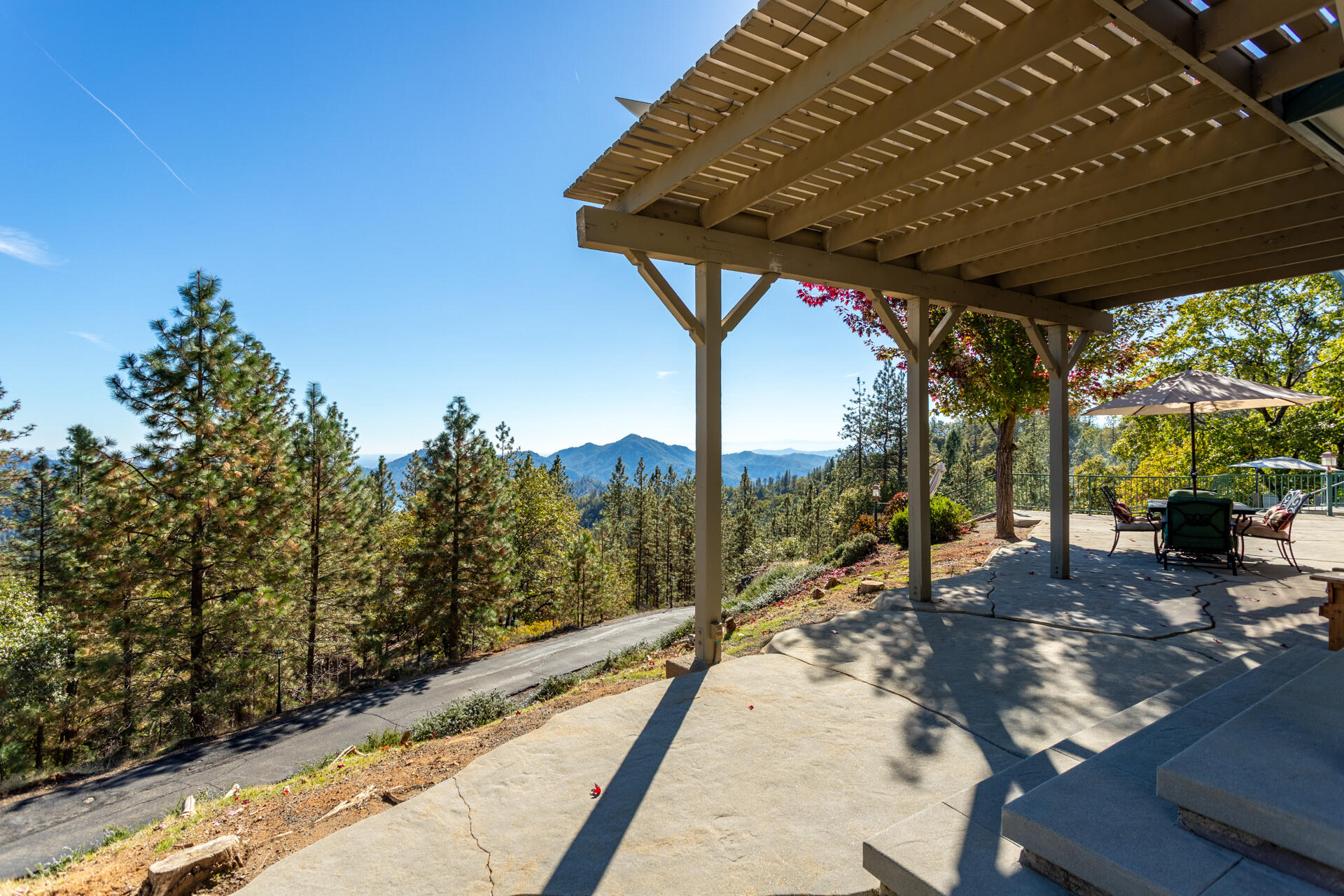 19200 Mountain Maple Road Lakehead, CA 96051 - Photo 33 of 42 Covered Patio