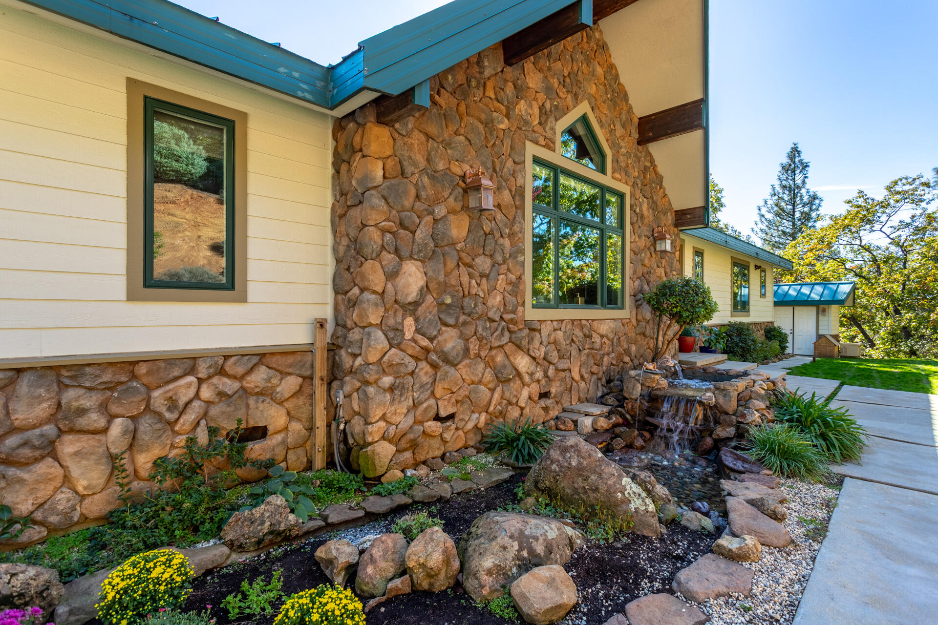 19200 Mountain Maple Road Lakehead, CA 96051 - Photo 39 of 42 Water Feature