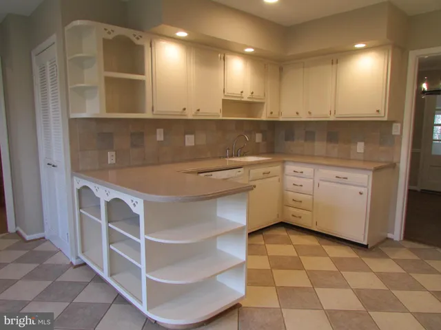 $3,850 | 11348 Vale Road, Oakton, VA 22124