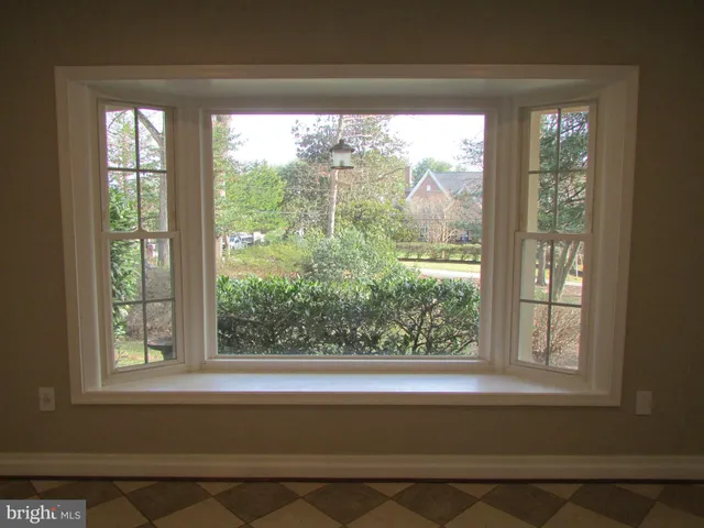 $3,850 | 11348 Vale Road, Oakton, VA 22124