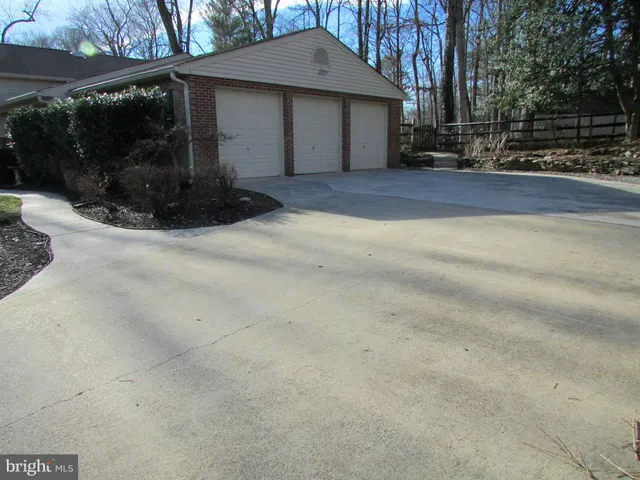 $3,850 | 11348 Vale Road, Oakton, VA 22124