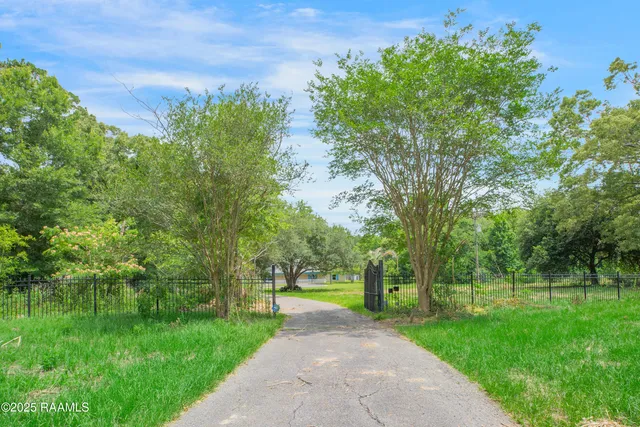 $374,900 | 5811 Basile Eunice Highway, Eunice, LA 70535